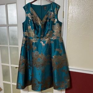 Adrianna Papell, 18W, dress.